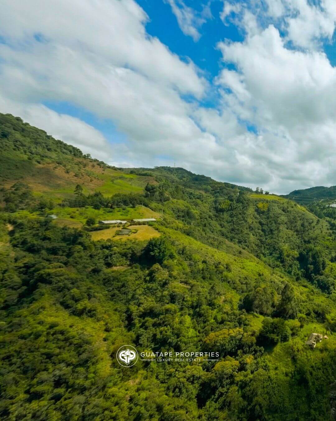 Vereda La Sonadora — Infrastructure